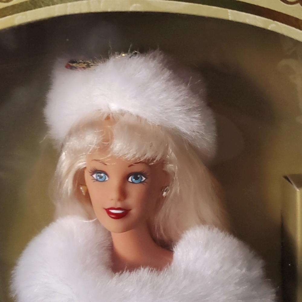 Vintage 1995 Holiday Elegance Doll NIB